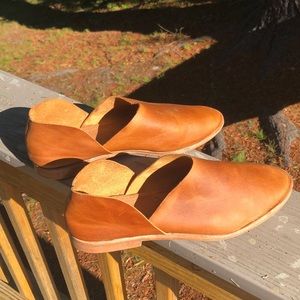 Osborn Dorsey Flats in Tobacco size 38